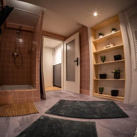 Gemütliche 2-zimmer Souterrain Düsseldorf