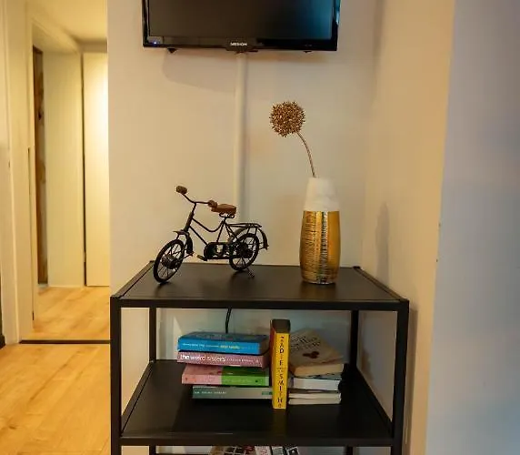 Gemütliche 2-zimmer Souterrain Apartamento *