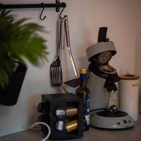 Gemuetliche 2-zimmer Souterrain 杜塞尔多夫