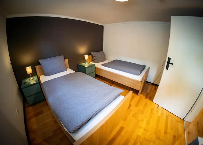 Gemuetliche 2-zimmer Souterrain Apartment Dusseldorf