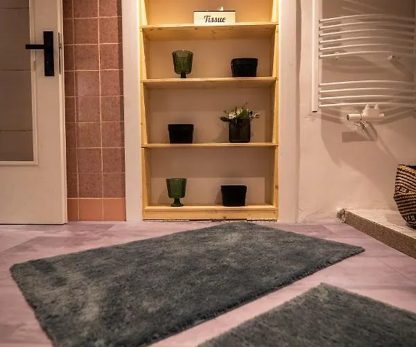 Lejlighed Gemuetliche 2-zimmer Souterrain Düsseldorf