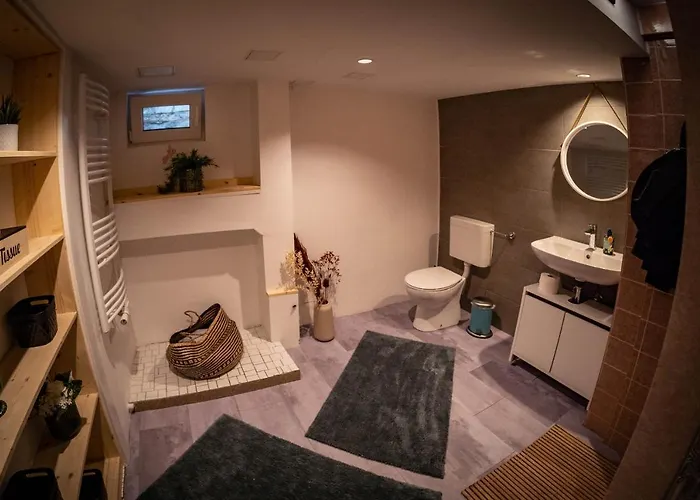 Gemuetliche 2-zimmer Souterrain * Düsseldorf